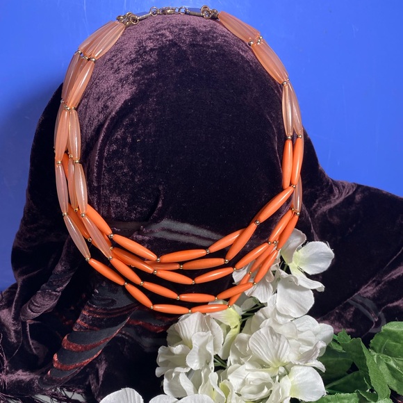 Vintage, Salmon and gold toned 5 strand necklace. - Picture 1 of 7